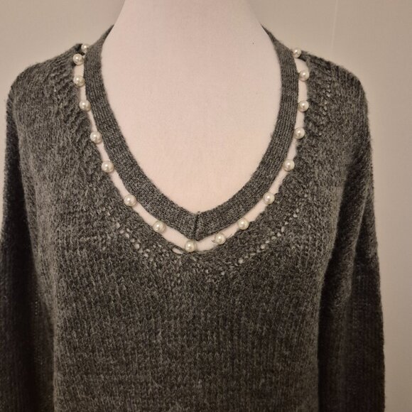 Fancy Pearl Elevated Staple on a Molly Bracken Sweater M/L - Picture 2 of 5